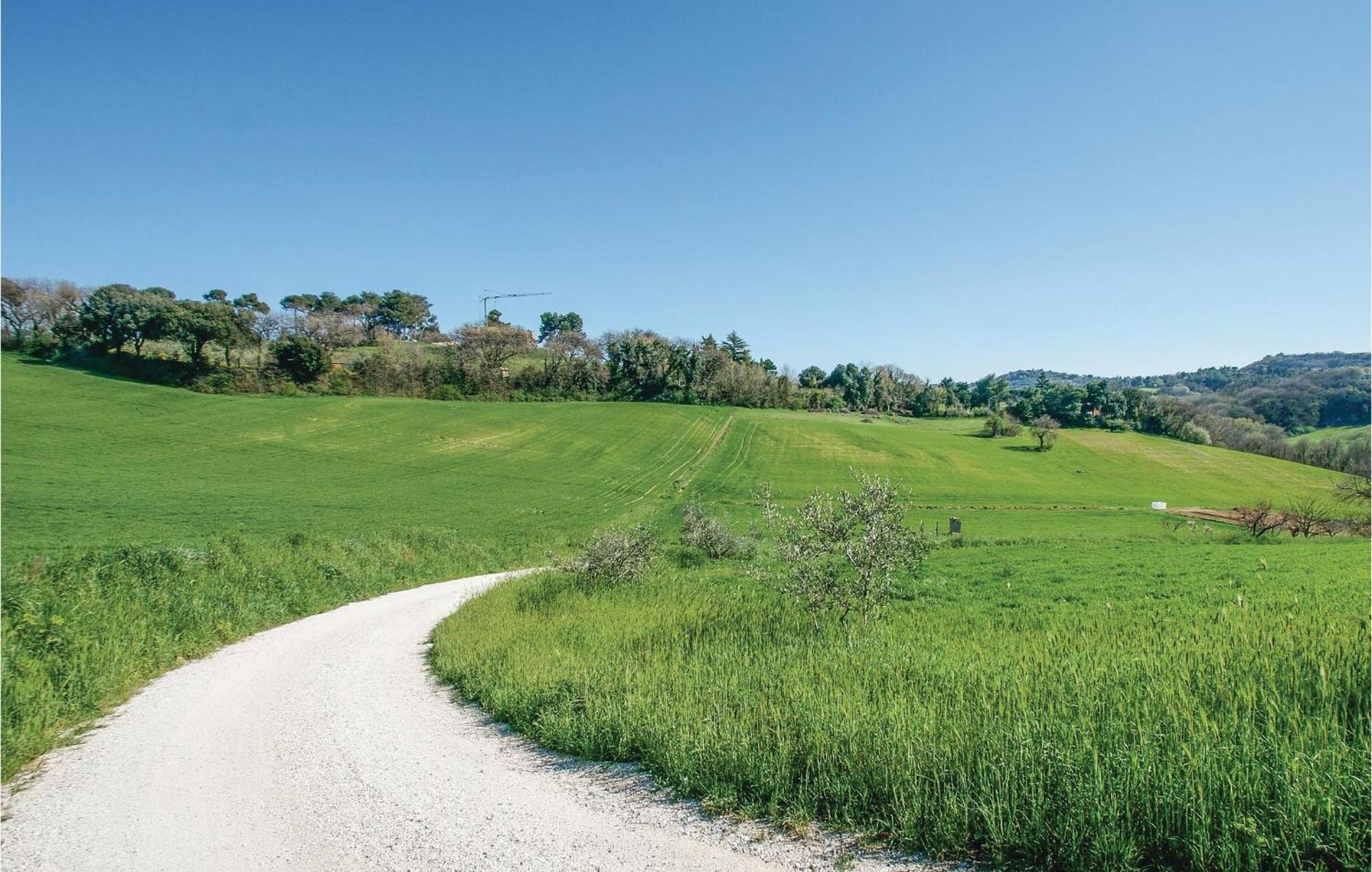 Strada Dei Condotti Πέζαρο Εξωτερικό φωτογραφία